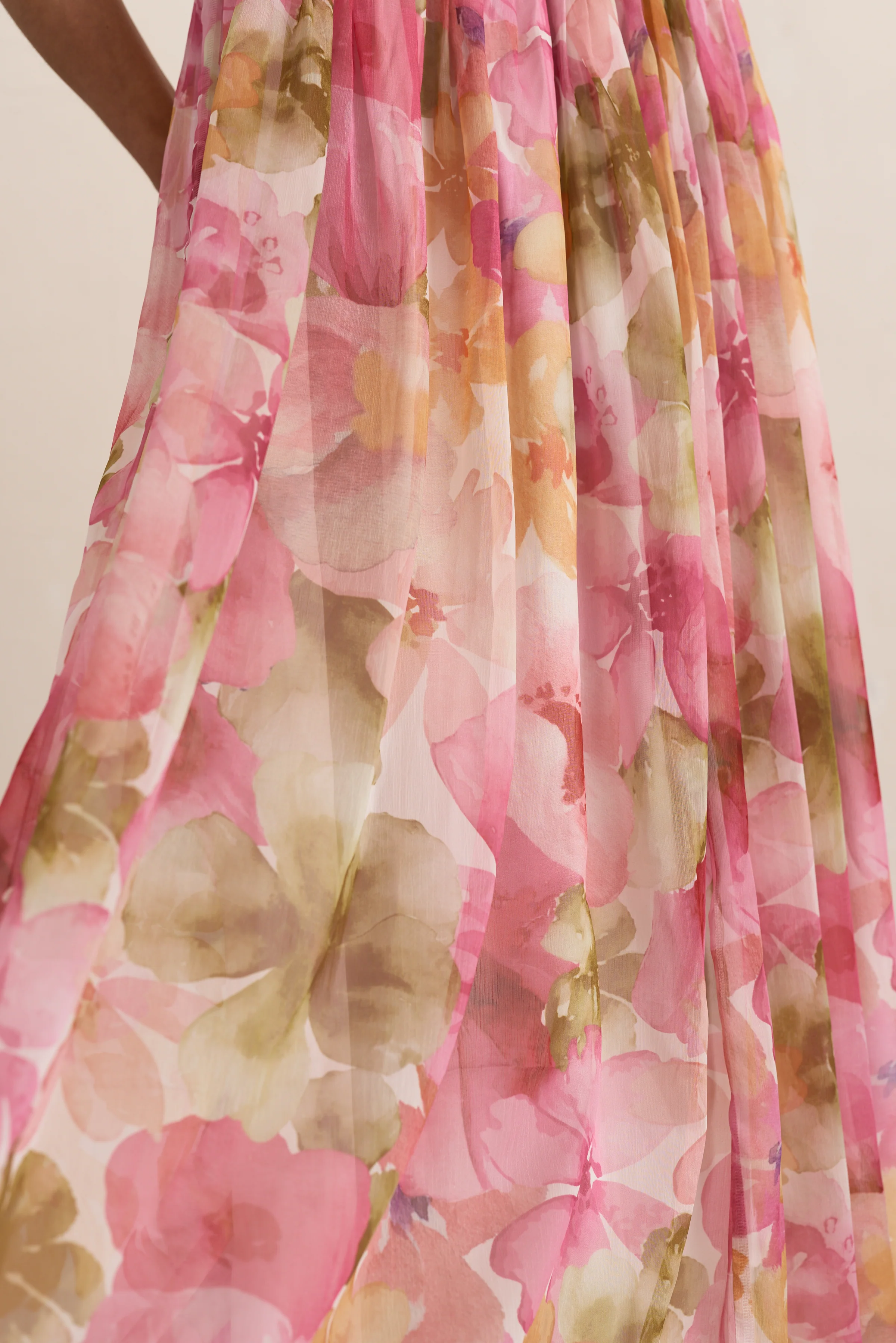 Pink Woven Floral Ruched Backless Maxi Dress - Image 6